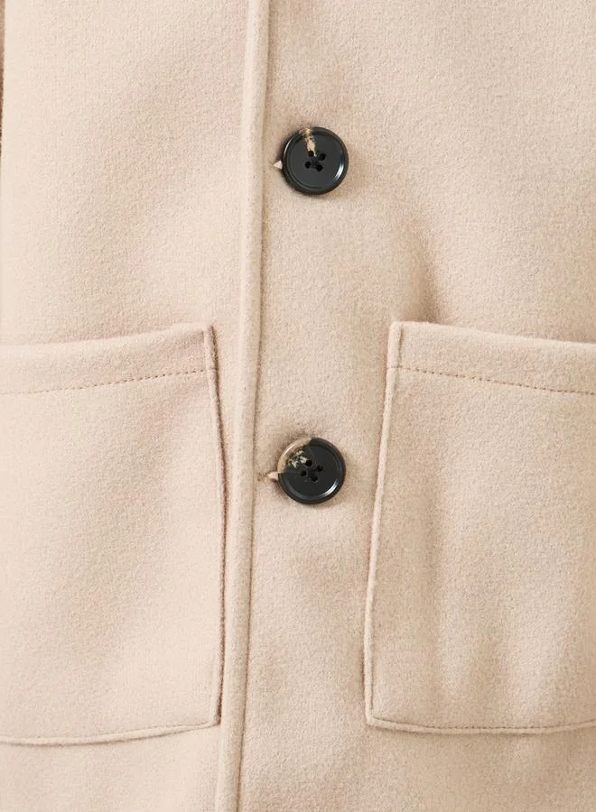 ستايلي معطف بياقة هودي وأزرار غلق